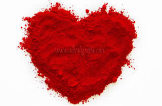 Corazón de polvo rojo